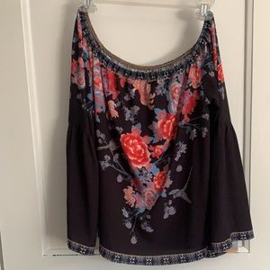 Size Medium Off the Shoulder from a boutique in Rehoboth Beach, Delaware